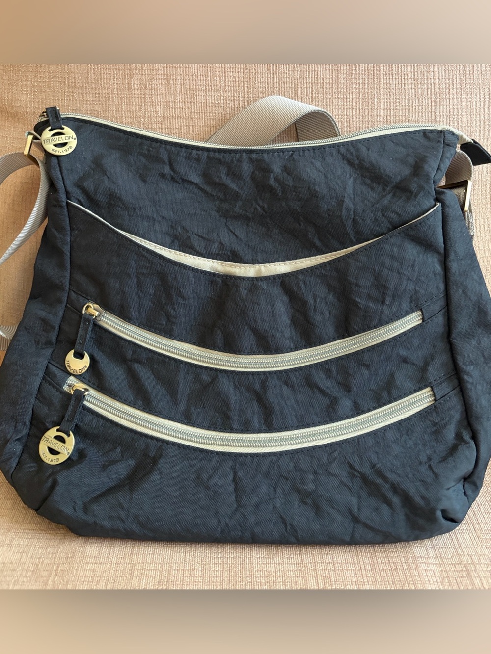 Travelon Crinkled Nylon Black Crossbody Bag Taupe Accents Multiple Pockets